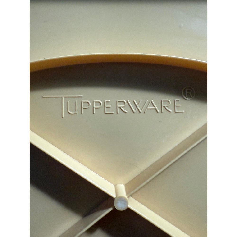 Vintage Tupperware Square Cake Taker Carrier Container Beige Lid & Base - Picture 14 of 16